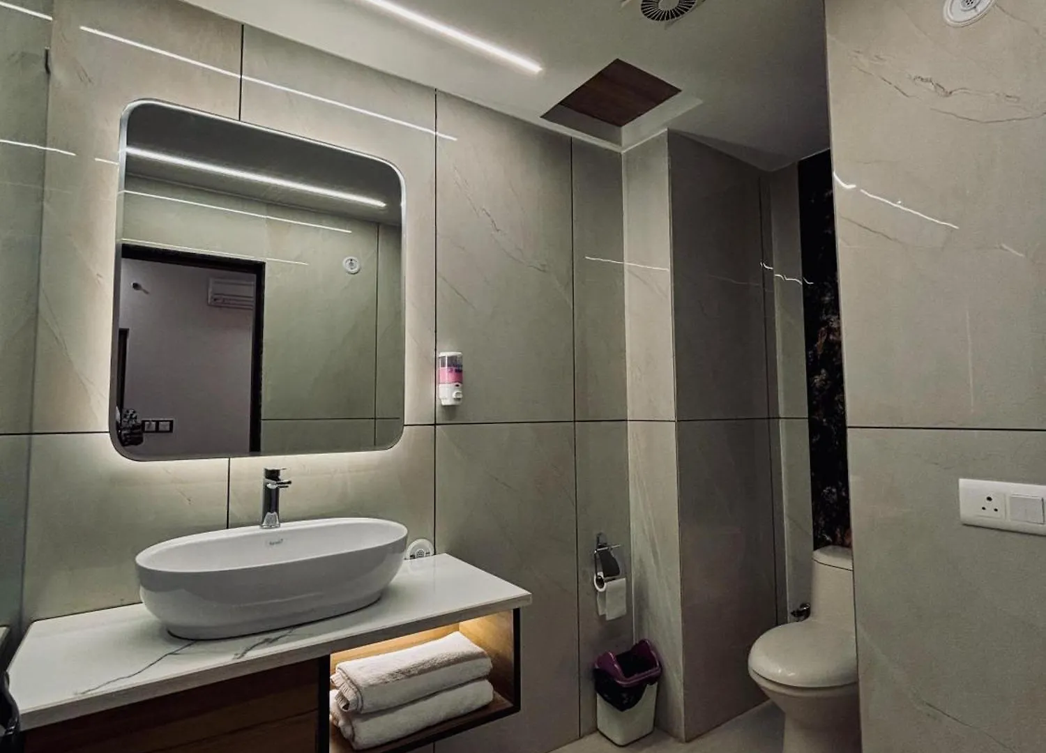 Taj Inn Hotel Agra