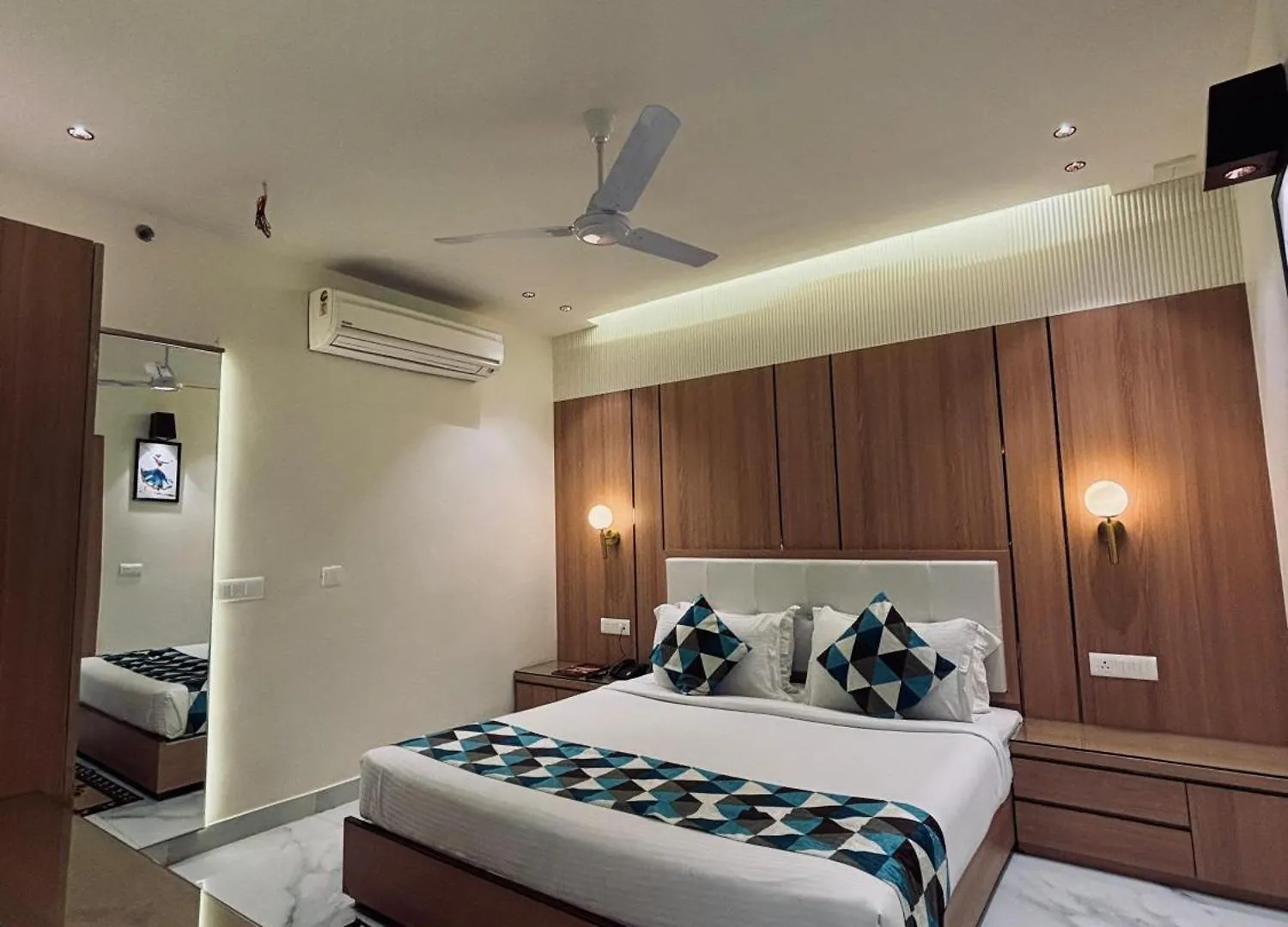 Taj Inn Hotel Agra   Agra (Uttar Pradesh)